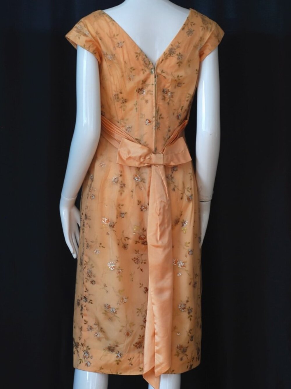 Original Elizabeth Ann 1960's Dress With Metallic Highlights - Picture 3 of 6